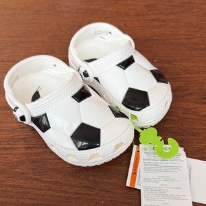 CROCS Kids Soccer Slippers Black White